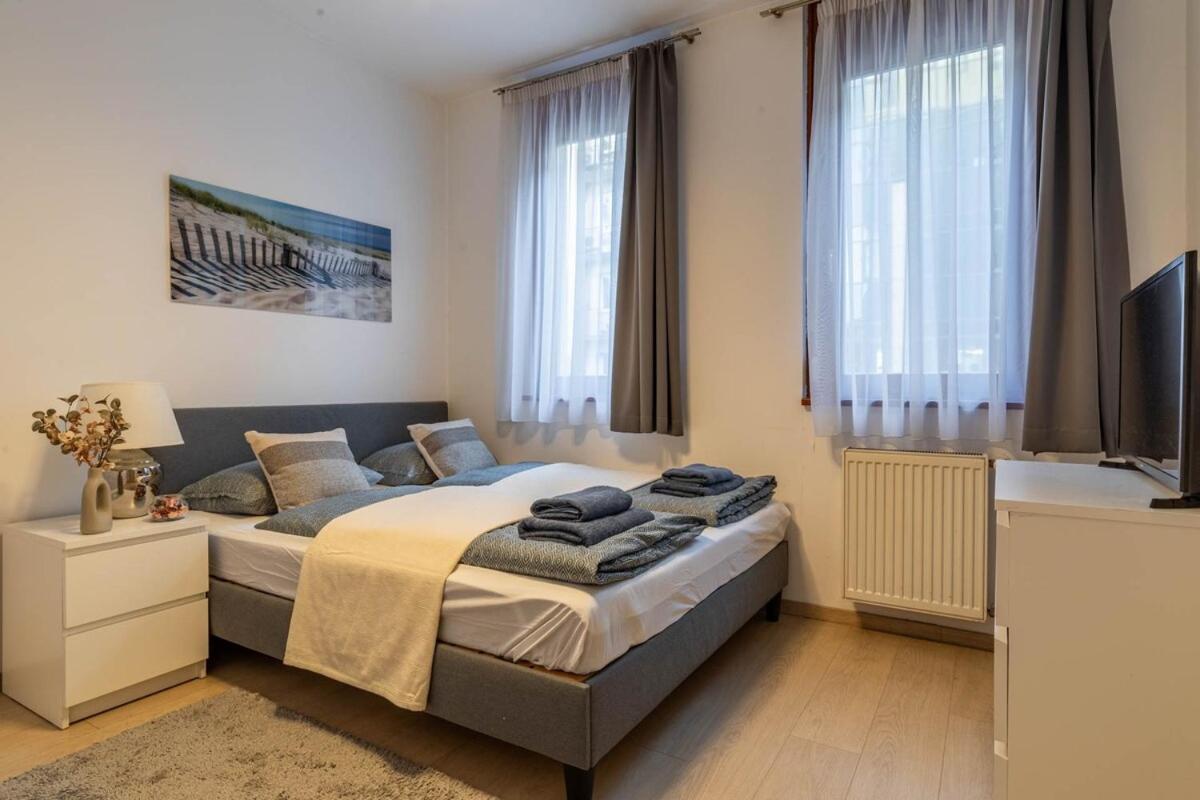 Cleopatra Apartment *